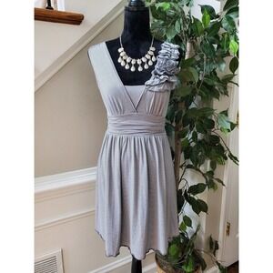 Specklers Women's White & Gray Polyester V-Neck Sleeveless Knee Length Dress M